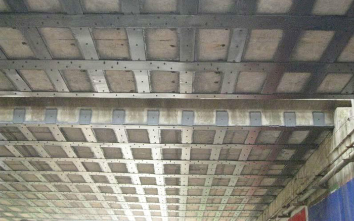 粘鋼加固的施工圖片