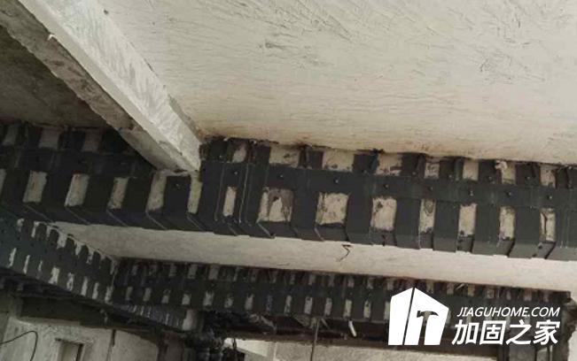 粘鋼法處理梁底時，需要注意哪些地方?