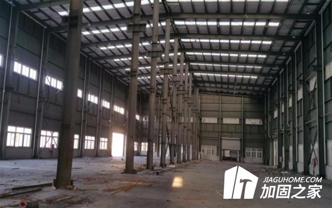 在鋼結(jié)構(gòu)廠房加固中，結(jié)構(gòu)柱如何加固?