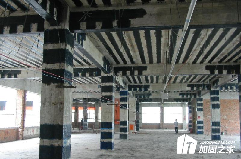 碳纖維加固對癥施工，工程質(zhì)量更優(yōu)勝