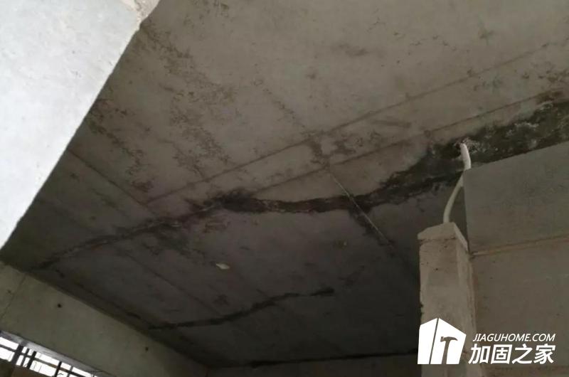 房屋建筑針對樓板開裂的原因進(jìn)行加固